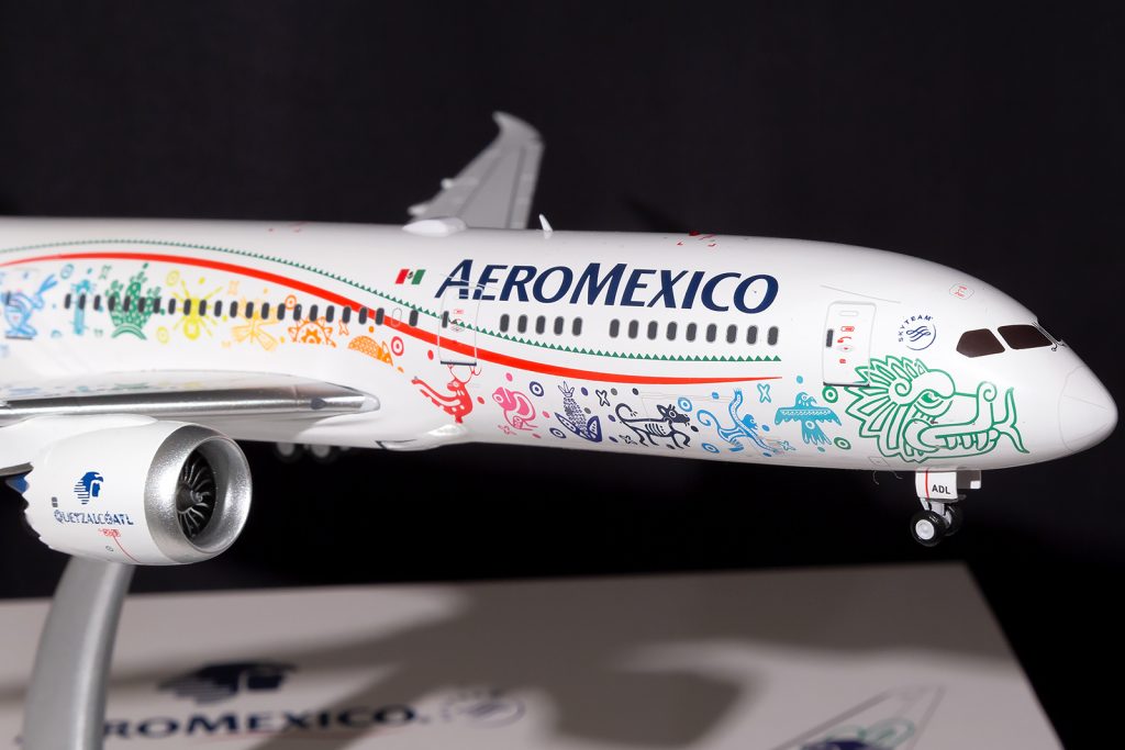 XA-ADL Aeromexico B787-9 by Inflight200 Nose Detail